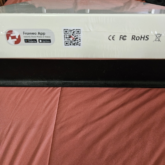 NEW Eptusmey WiFi Digital Photo Frame - Picture 5 of 5